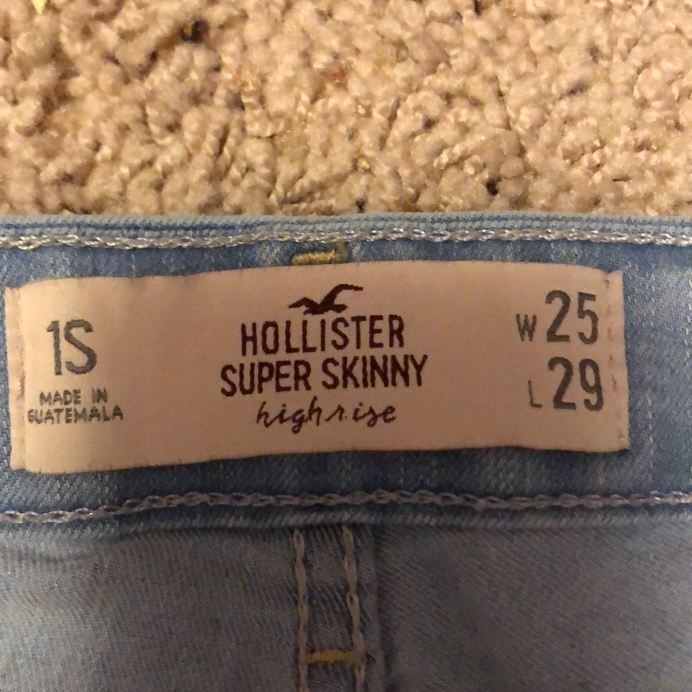 ⭐️SOLD⭐️Hollister high rise super skinny jeans - Picture 3 of 4